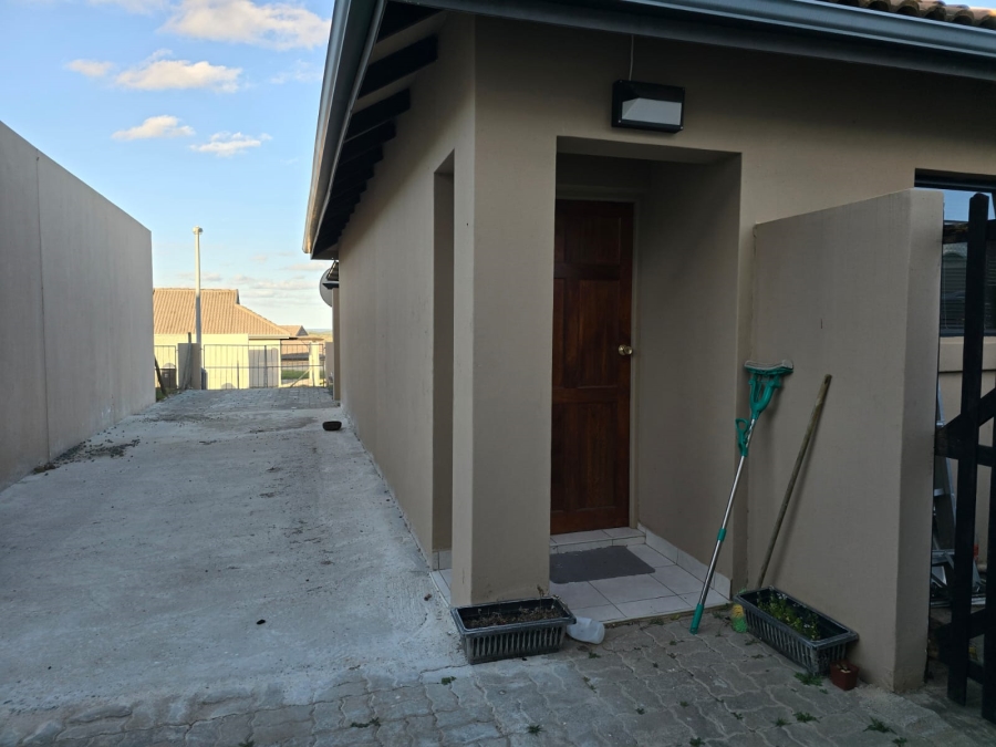2 Bedroom Property for Sale in Kidds Beach Eastern Cape